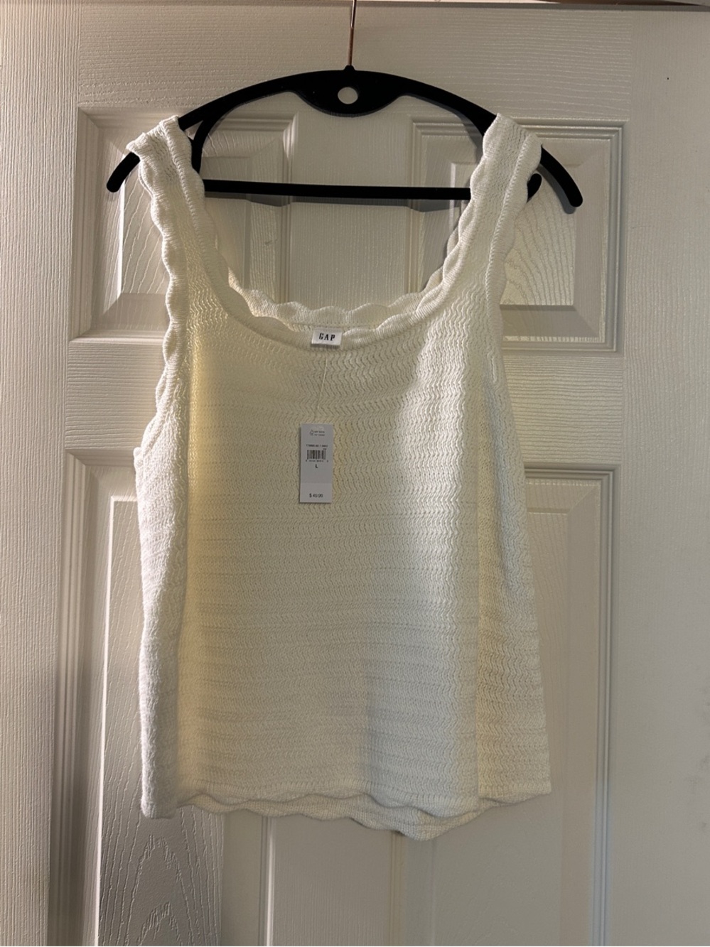 GAP Off-White Knit Tank with Scalloped Edging